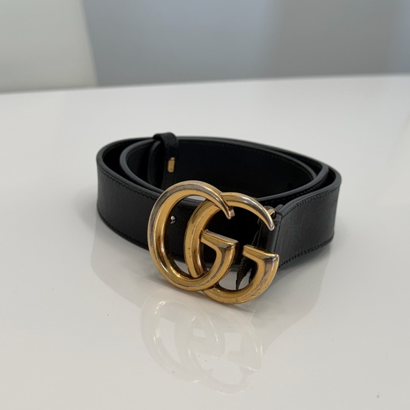 Gucci Black Belt with Gold GG Buckle - Picture 2 of 6